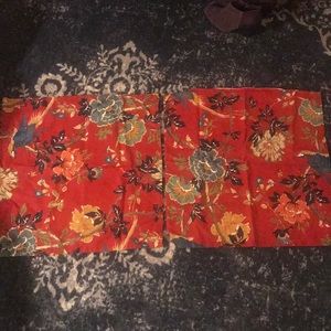 Pottery Barn matching pillow set